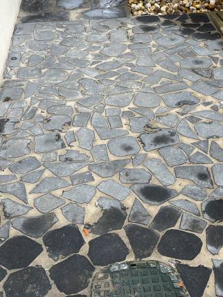 Création d'une allée de maison en ardoise