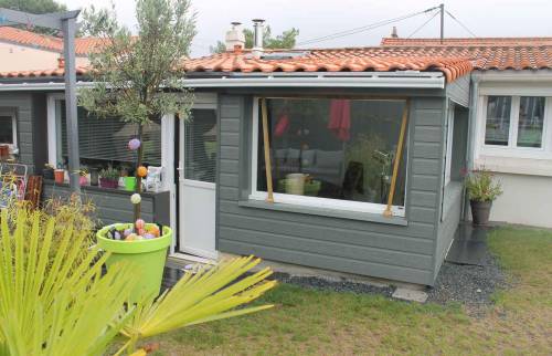 Extension en bardage bois de 6,8 m², à Vertou (44)
