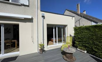 Extension avec sa baie vitrée donnant sur la nouvelle terrasse (Merville-Franceville Plage 14810)