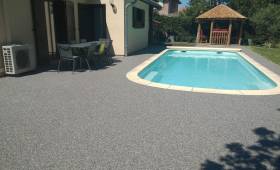 Moquette de pierre autour de la piscine - Thouaré-sur-Loire – 44470 -