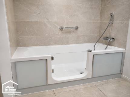 Baignoire avec porte