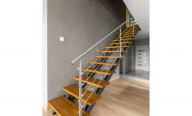 escalier avec limon métallique près de Beaune