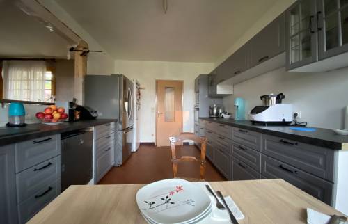 Cuisine avec les deux côtés à Pérignat-lès-Sarliève