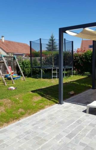 Terrasse en pavés grès