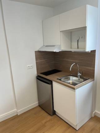Nouvelle cuisine équipée dans un studio rénové - Nantes 44