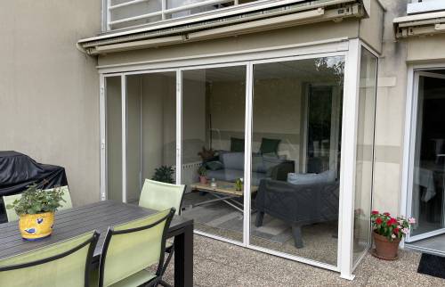 Nouvelle fermeture vitrée avec ouverture en accordéon