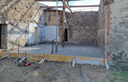 Rénovation d’une ancienne grange en maison familiale à Montbrison (42600)