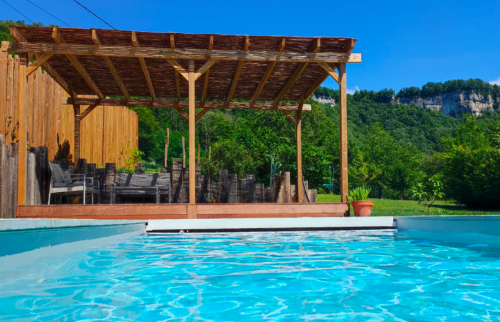  création d'une piscine et aménagement extérieur