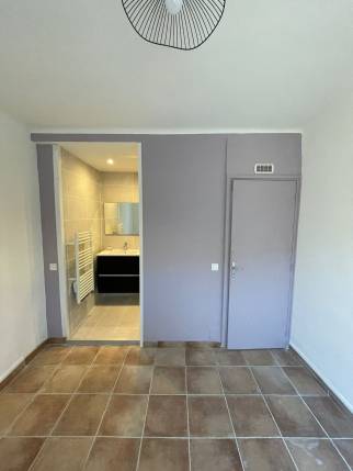 Création de la salle de bain dans une chambre