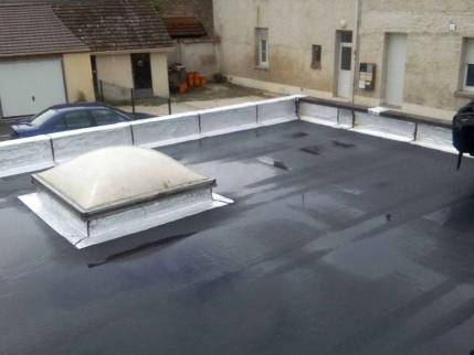 Pose d'un système d'étanchéité de toiture plate après rénovation de couverture - Gretz-Armainvilliers 77220