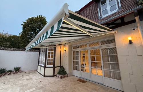 Store banne à Deauville 