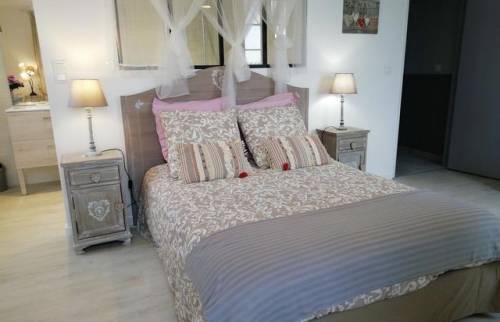 Revêtement sol chambre en béton ciré façon parquet grisé - Meaux - 77100 - 