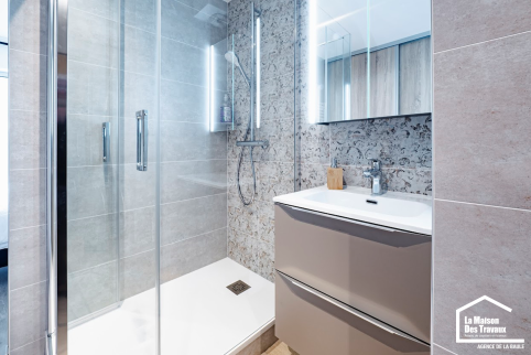 Douche à receveur plat