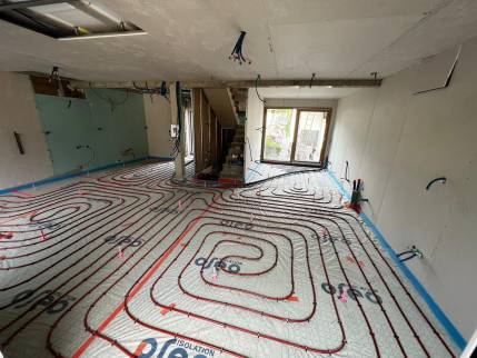 Installation d’un plancher chauffant dans une maison située à Motte Servolex