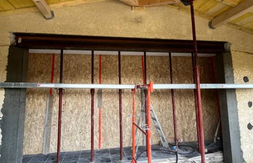 Extension de maison Saint Genis Les Ollières ouverture mur porteur photo pendant travaux