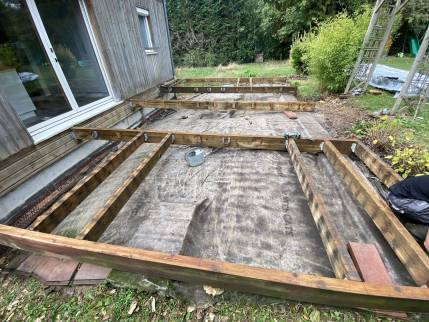 Travaux préparatoires à l'aménagement d'une terrasse en composite - Soignolles-en-Brie 77111