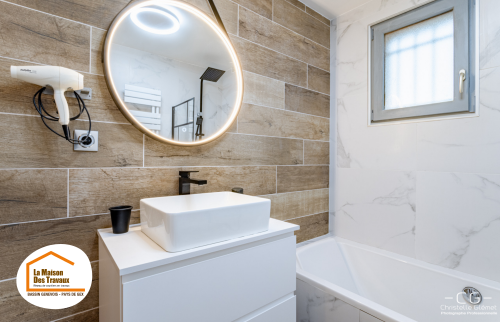 La Maison des Travaux Pays de Gex, La Maison des Travaux Bassin Genevois Pays de Gex, rénovation salle de bain Péron, courtier en travaux Pays de Gex, douche italienne Gex, rénovation maison