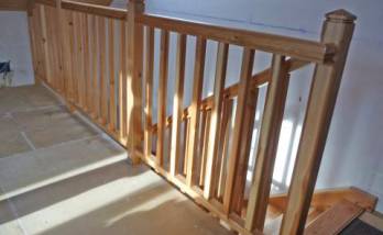 escalier bois avec garde-coprs pour montée aux combles -Vauréal - 95490 - 