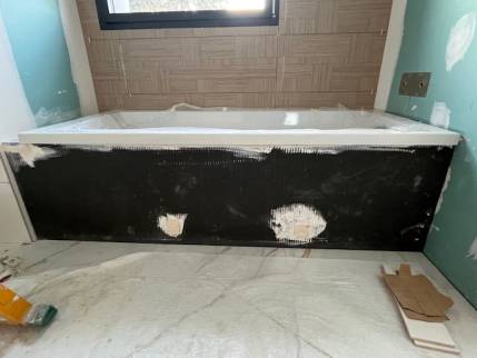 Création de salle de bain avec pose de baignoire - Nantes 44000