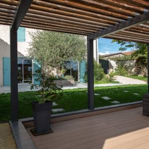 Toiture-terrasse offrant un belvédère sur le jardin à Francheville