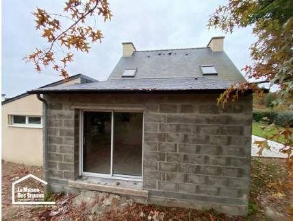 Extension de maison en cours pose de baie vitrée