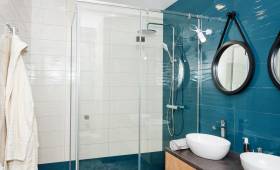 Salle de bain rénovée avec douche ouverte de plain-pied - Le Raincy 93