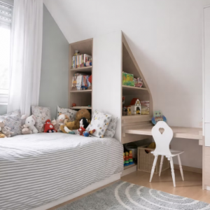 Détail mobilier sur mesure chambre enfant optimisation des rangements