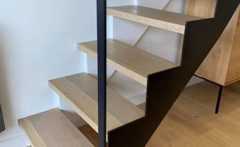 Rénovation d'un escalier en bois /métal dans le Golfe du Morbihan