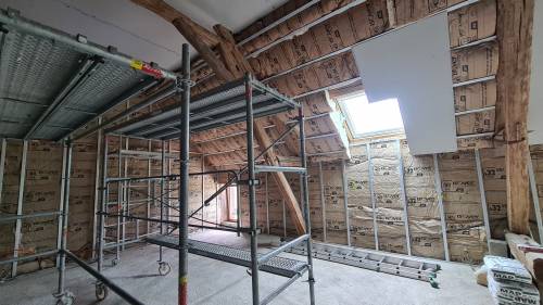 L'isolation et le doublage sont en cours