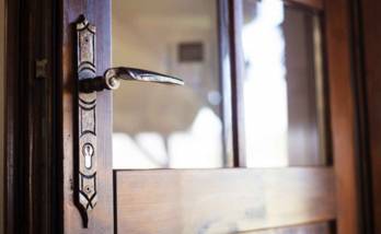  fenêtres et  portes existantes en PVC imtitation bois.