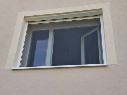 Rénovation énergétique de maison avec pose de volets roulants - Jujurieux 01640