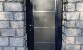 Porte alu, vitrage dépoli