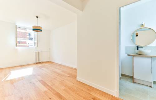 salle de bain dans appartement rénové