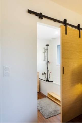 Porte coulissante en bois 