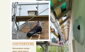  Dépose de l’ancienne couverture et sécurisation du chantier grâce à un échafaudage professionnel – rénovation toiture maison années 70 à Saint-Brieuc.
