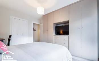 Dressing sur mesure avec niche pour emplacement TV