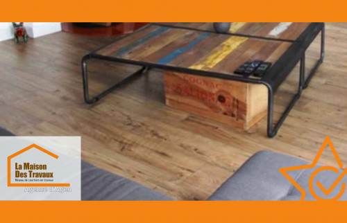 Détail du parquet haut de gamme posé sur sous-couche isolante, alliant confort, esthétique et durabilité.