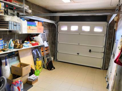 Garage avant travaux d'aménagement.