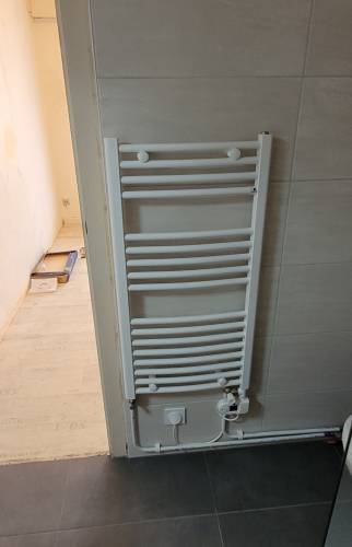 Pose d'un sèche serviette