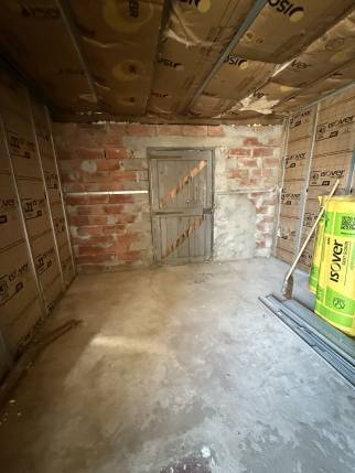 Pièce sous toiture avant création de chambre de bébé - Bourg-lès-Valence 26600