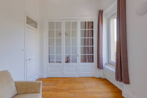 Lyon (Plateau de la Croix Rousse) : isolation des murs pour améliorer le DPE d'un appartement destiné à la location