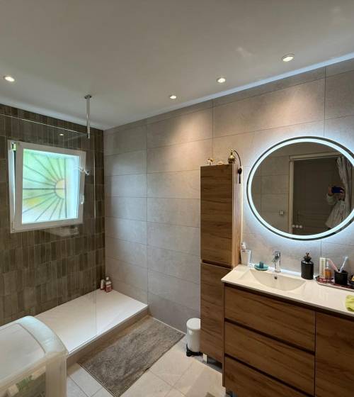 Salle de bain rénovée a Vaux sur Mer