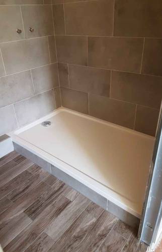 Pose du parquet de de la douche