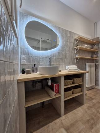 Décoration de salle de bain de l'espace coliving - Montauban 82000