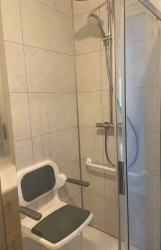 Barre de soutien et siège mural - Rosporden (29140)