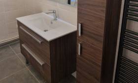 Meuble avec vasque et armoire de rangement