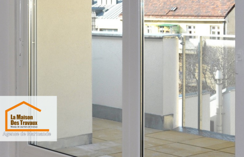 Changement de baie vitrée à Marmande : un vitrage performant pour un confort thermique optimal. Faites appel à La Maison Des Travaux pour vos projets de rénovation.