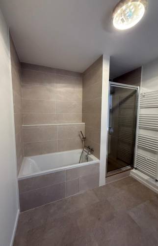 douche et baignoire 