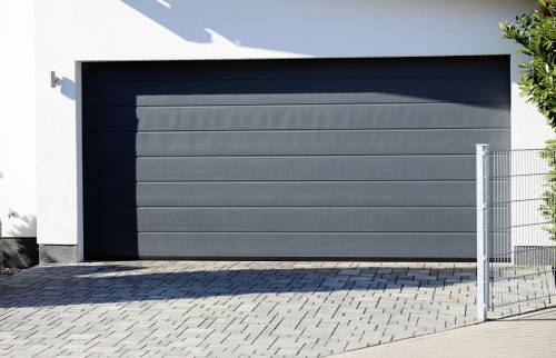 Garage porte sectionnelle avec accès pavés autobloquants - Quincy-Voisins - 77860 –