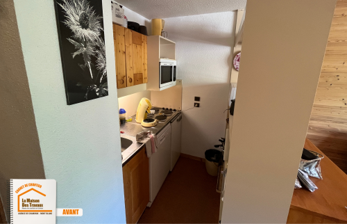 rénovation cuisine studio, rénovation appartement montagne, cuisine avec îlot Les Houches, parquet appartement location, rénovation cuisine Chamonix